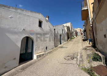 Edificio all\'aperto - Semi-detached house vico primo monteoliveto
 
27, Grassano - photo 15