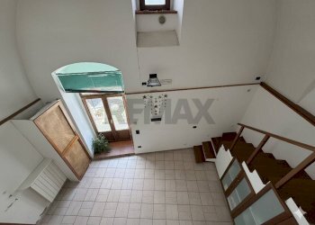 Scale - Semi-detached house vico monteoliveto
 
25, Grassano - photo 7