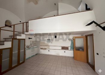 Scale - Semi-detached house vico monteoliveto
 
25, Grassano - photo 8