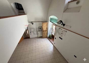 Hall / corridoio - Semi-detached house vico monteoliveto
 
25, Grassano - photo 11