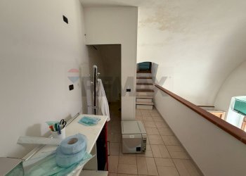 Scale - Semi-detached house vico monteoliveto
 
25, Grassano - photo 12