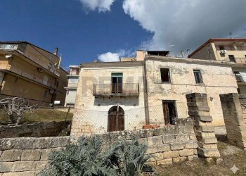 Casa all\'aperto - Semi-detached house via meridionale, Grassano - photo 1