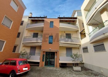 Edificio all\'aperto - Trilocale Matera - foto 1