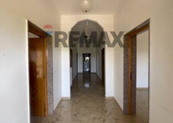 Hall / corridoio - Semi-detached house Santeramo in Colle - photo 9