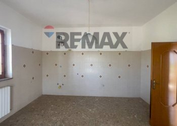 Stanza vuota - Semi-detached house Santeramo in Colle - photo 10
