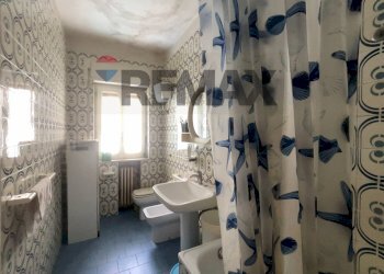 Bagno - Four-room apartment Santeramo in Colle - photo 15