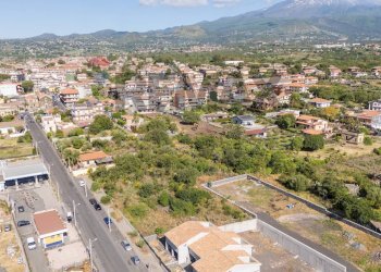Vista delle montagne - Terreno edificabile Via Floridia
 
40, Aci Sant'Antonio - foto 12