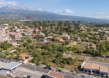 Vista delle montagne - Terreno edificabile Via Floridia
 
40, Aci Sant'Antonio - foto 13