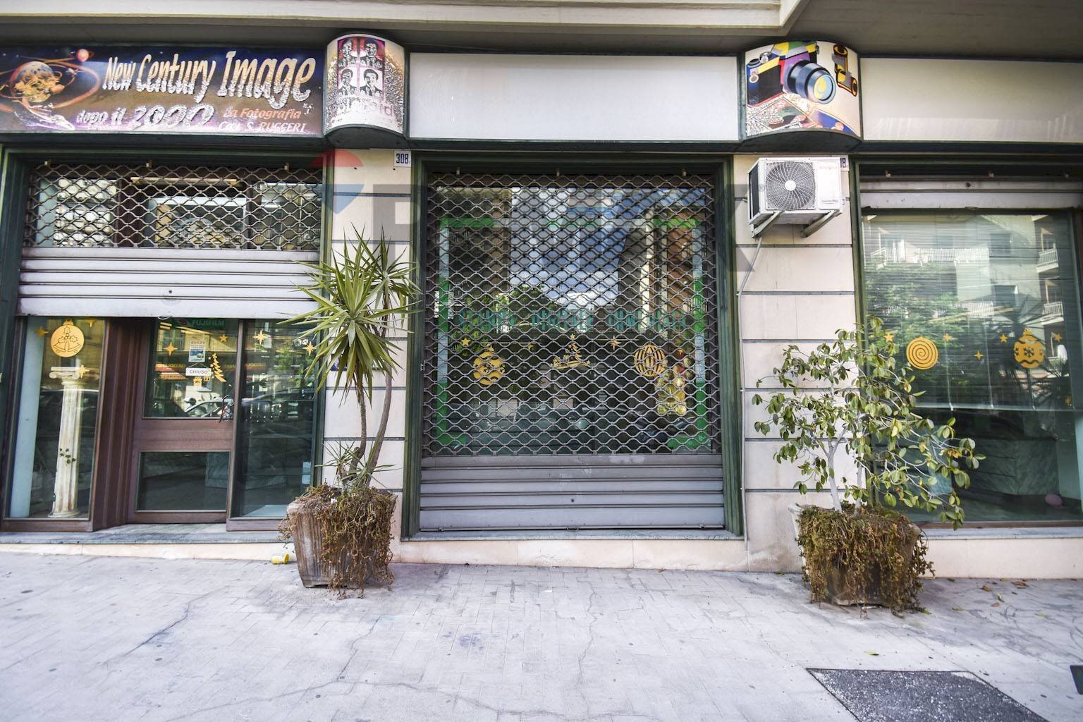 Edificio all\'aperto - Commercial Premises Viale Mario Rapisardi
 
308, Catania - photo 1