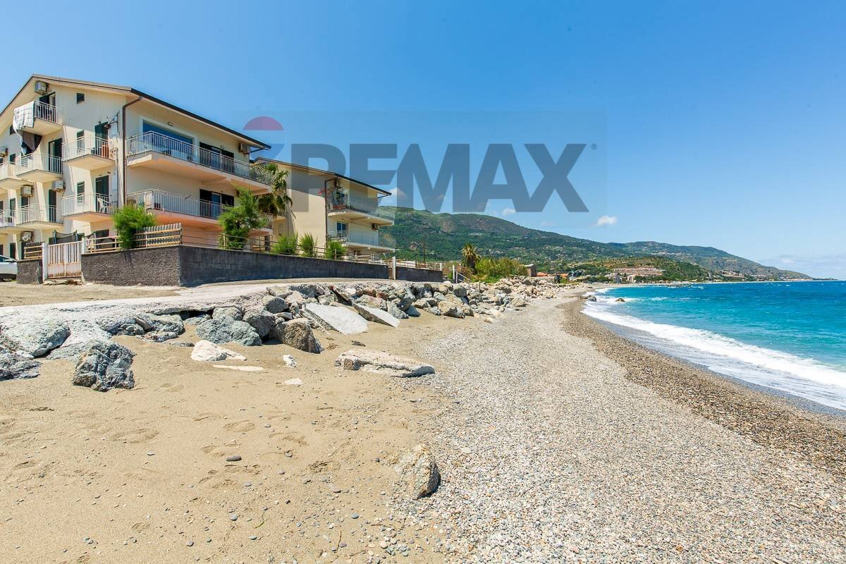 Vista dell\'acqua - Three-room apartment Via Papa Pio XII
 
3, Patti - photo 1