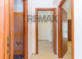 Hall / corridoio - Three-room apartment Via Papa Pio XII
 
3, Patti - photo 26