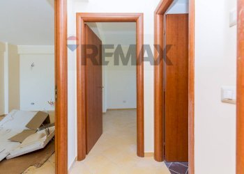 Hall / corridoio - Three-room apartment Via Papa Pio XII
 
3, Patti - photo 27