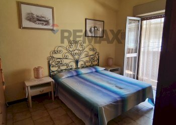 Camera / camera da letto - Three-room apartment Via Stazione
 
90, Oliveri - photo 11