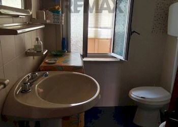 Bagno - Three-room apartment Via Stazione
 
90, Oliveri - photo 14