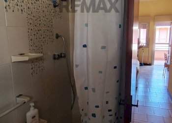 Bagno - Three-room apartment Via Stazione
 
90, Oliveri - photo 15