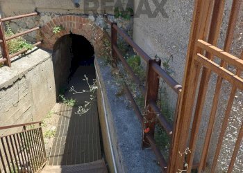 Balcone - Three-room apartment Via Stazione
 
90, Oliveri - photo 16
