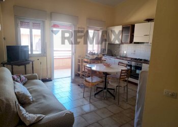 Sala da pranzo - Three-room apartment Via Stazione
 
90, Oliveri - photo 20