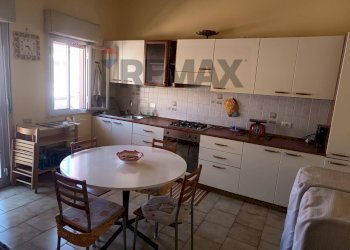 Cucina - Three-room apartment Via Stazione
 
90, Oliveri - photo 21