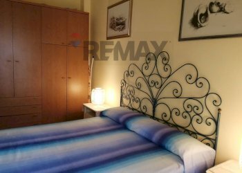 Camera / camera da letto - Three-room apartment Via Stazione
 
90, Oliveri - photo 3