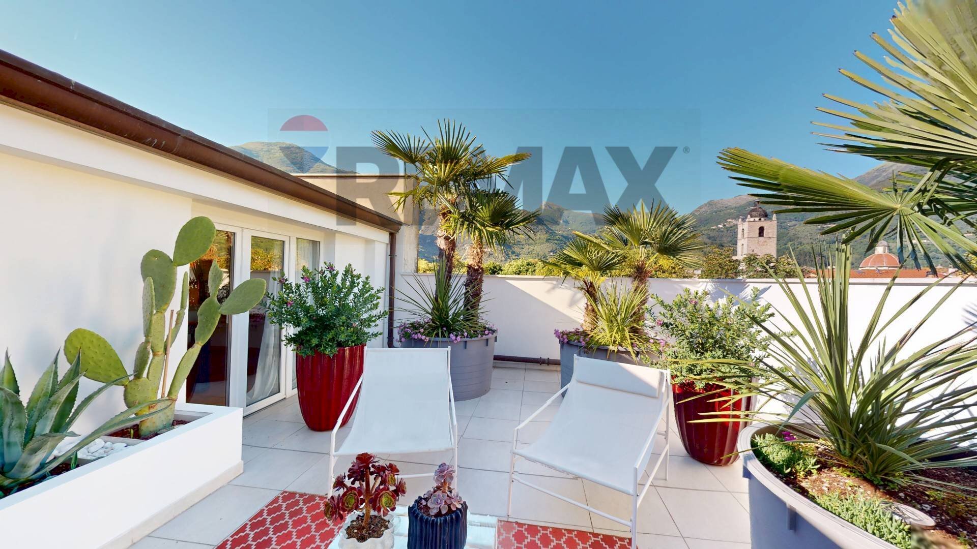 Terrazza - Villa Bifamiliare viale Oberdan
 
39, Camaiore - foto 1