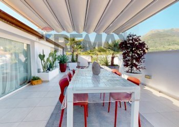 Terrazza - Villa Bifamiliare viale Oberdan
 
39, Camaiore - foto 7