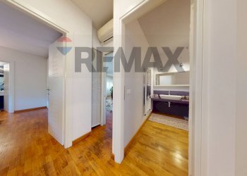 Hall / corridoio - Villa Bifamiliare viale Oberdan
 
39, Camaiore - foto 16
