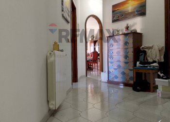 Hall / corridoio - Four-room apartment Via Trento, Gravina di Catania - photo 45
