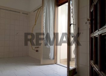 Bagno - Four-room apartment Via Trento
13, Gravina di Catania - photo 41