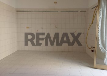 Stanza vuota - Four-room apartment Via Trento
13, Gravina di Catania - photo 43
