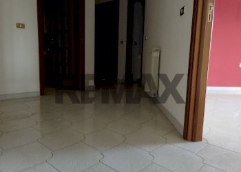 Hall / corridoio - Four-room apartment Via Trento
13, Gravina di Catania - photo 46