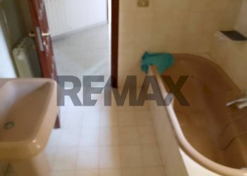 Bagno - Four-room apartment Via Trento
13, Gravina di Catania - photo 48