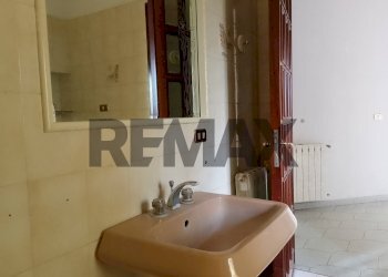 Bagno - Four-room apartment Via Trento
13, Gravina di Catania - photo 49