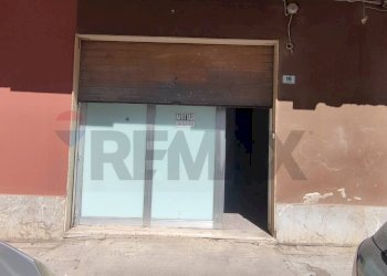 Edificio all\'aperto - Locale Commerciale VIA SARDEGNA, Caltagirone - foto 4