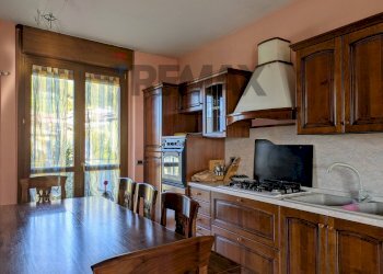 Cucina - Quadrilocale Breno - foto 7