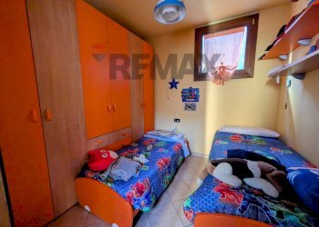 Camera / camera da letto - Quadrilocale Breno - foto 14