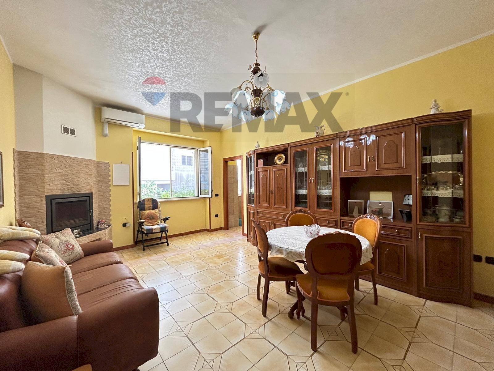 Sala da pranzo - Appartamento Via Saragat
 
21, Vieste - foto 1