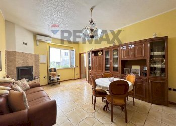 Sala da pranzo - Appartamento Via Saragat
 
21, Vieste - foto 1
