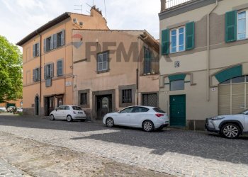 Edificio all\'aperto - Commercial Premises Piazza della Trinità
 
3, Viterbo - photo 2