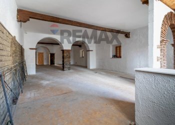 Stanza vuota - Commercial Premises Piazza della Trinità
 
3, Viterbo - photo 5
