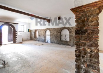 Stanza vuota - Commercial Premises Piazza della Trinità
 
3, Viterbo - photo 6