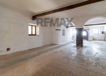Stanza vuota - Commercial Premises Piazza della Trinità
 
3, Viterbo - photo 10