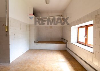 Stanza vuota - Commercial Premises Piazza della Trinità
 
3, Viterbo - photo 15
