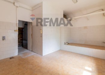 Stanza vuota - Commercial Premises Piazza della Trinità
 
3, Viterbo - photo 16