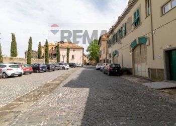 Edificio all\'aperto - Commercial Premises Piazza della Trinità
 
3, Viterbo - photo 32