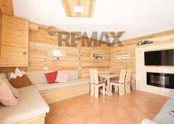 Sala da pranzo - Three-room apartment VIA MAGGIORE
 
120, Roana - photo 12