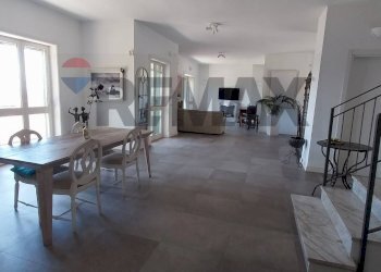 Sala da pranzo - Villa Via Madonna del Pantano
 
131, Giugliano in Campania - photo 9