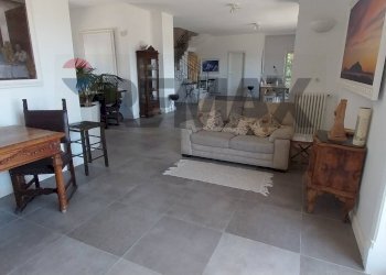 Sala da pranzo - Villa Via Madonna del Pantano
 
131, Giugliano in Campania - photo 15