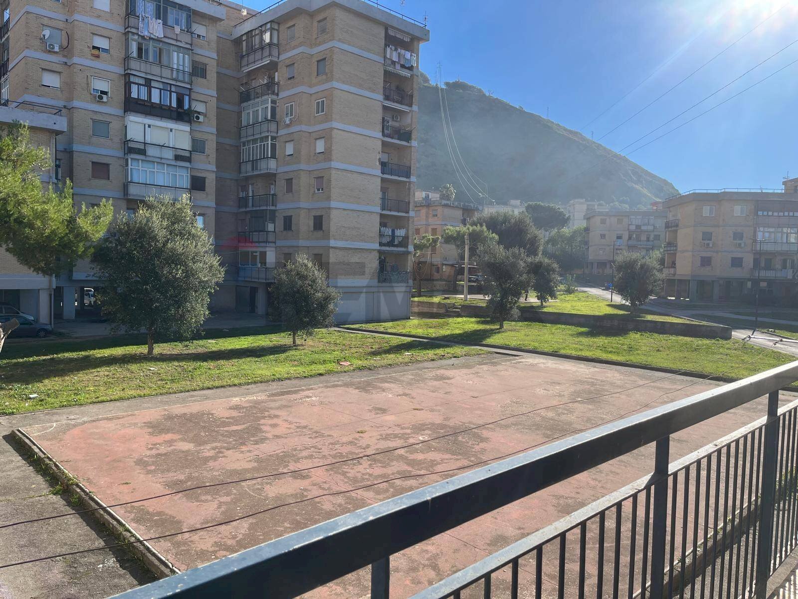 Edificio all\'aperto - Appartamento Via Luciano Calpurnio
 
18, Pozzuoli - foto 2