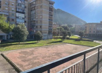 Edificio all\'aperto - Appartamento Via Luciano Calpurnio
 
18, Pozzuoli - foto 2