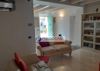 salotto - Villa a Schiera via bassa tambura, Massa - foto 5